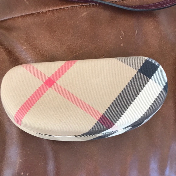 Burberry Sunglass Case - Picture 3 of 4